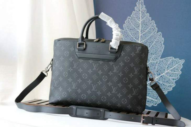 Picture of Louis Vuitton Mens Bags _SKUfw97506904fw